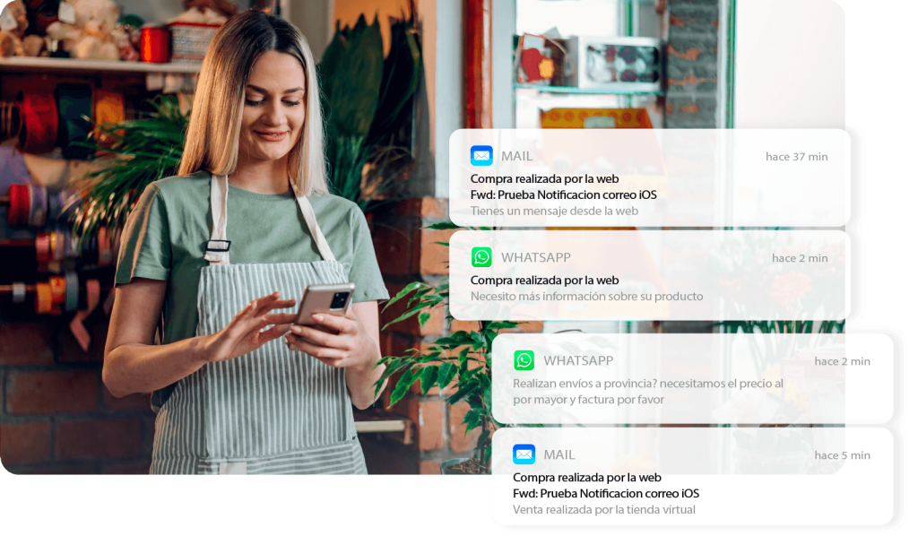 Emprendedora peruana recibiendo notificaciones de ventas por WhatsApp y email desde su página web en Lima